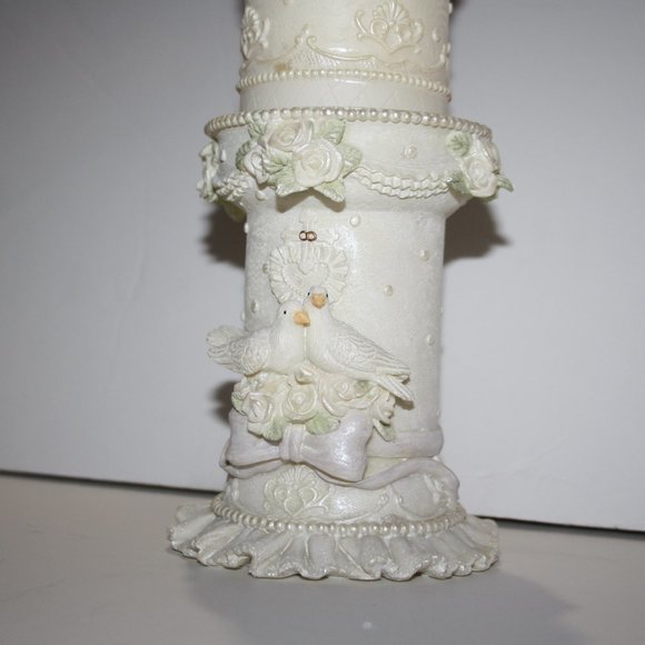 🕯️ “Love Never Fails” Sculpted Candle & Holder · Dicksons · 5x6" - Picture 7 of 8